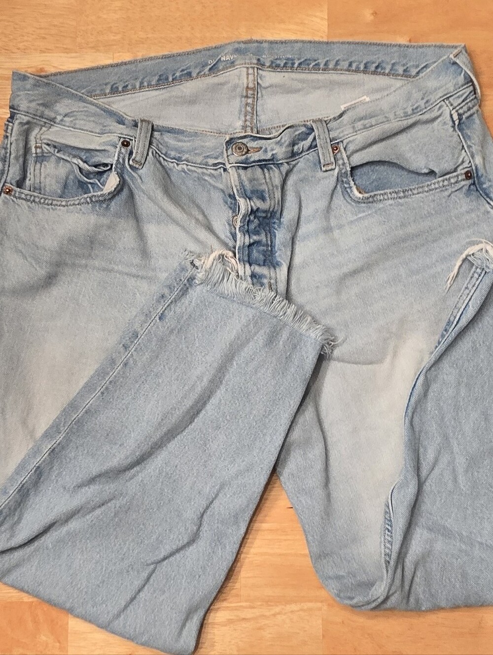 Old Navy Slouchy Taper Jeans Light Wash Raw Hem Distressed Women's Size 16 - Picture 2 of 3